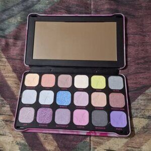 Makeup Revolution Forever Flawless “Butterfly” Eyeshadow Palette 🦋